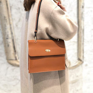 港风真皮大容量单肩斜挎包