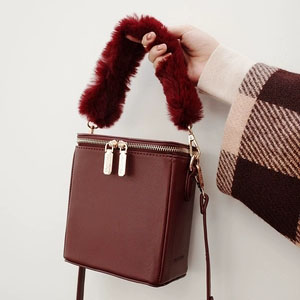 MICOCAH 毛绒手提方包