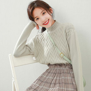 顾森湘同款半高领针织衫