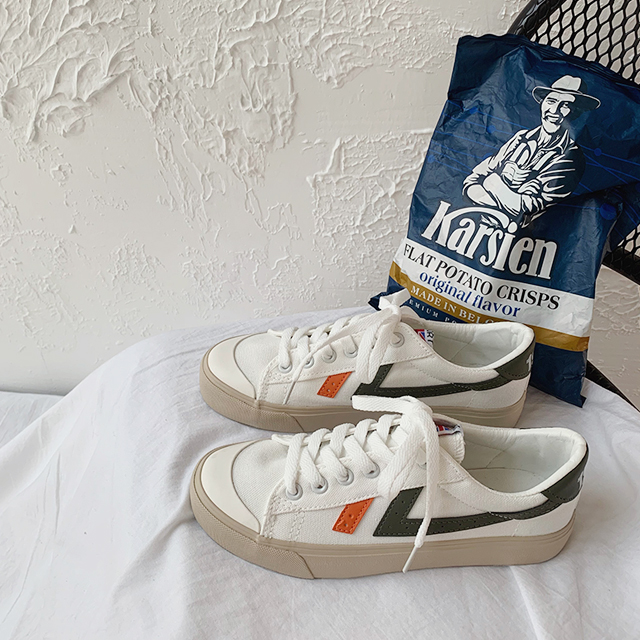 欧美风街拍百搭板鞋