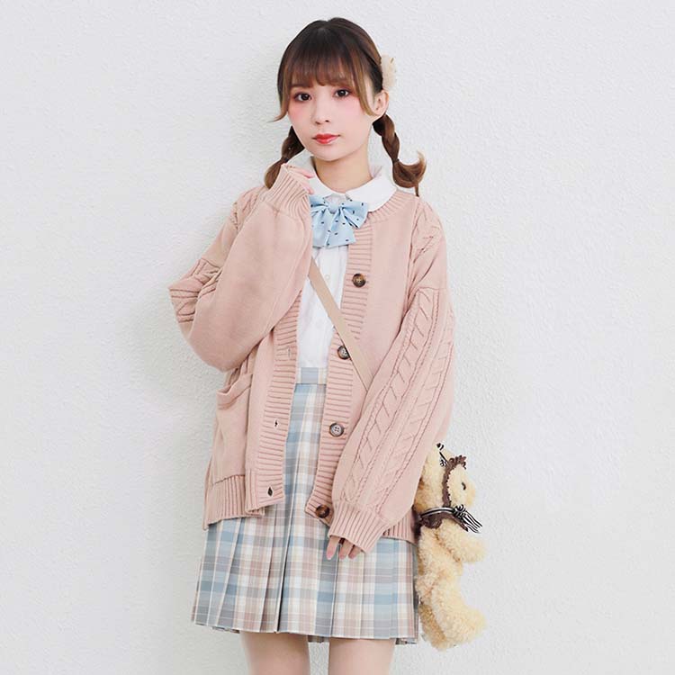 圆领加厚麻花开衫毛衣