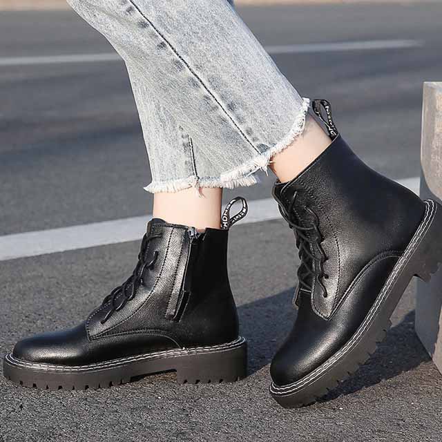明星同款黑色马丁靴